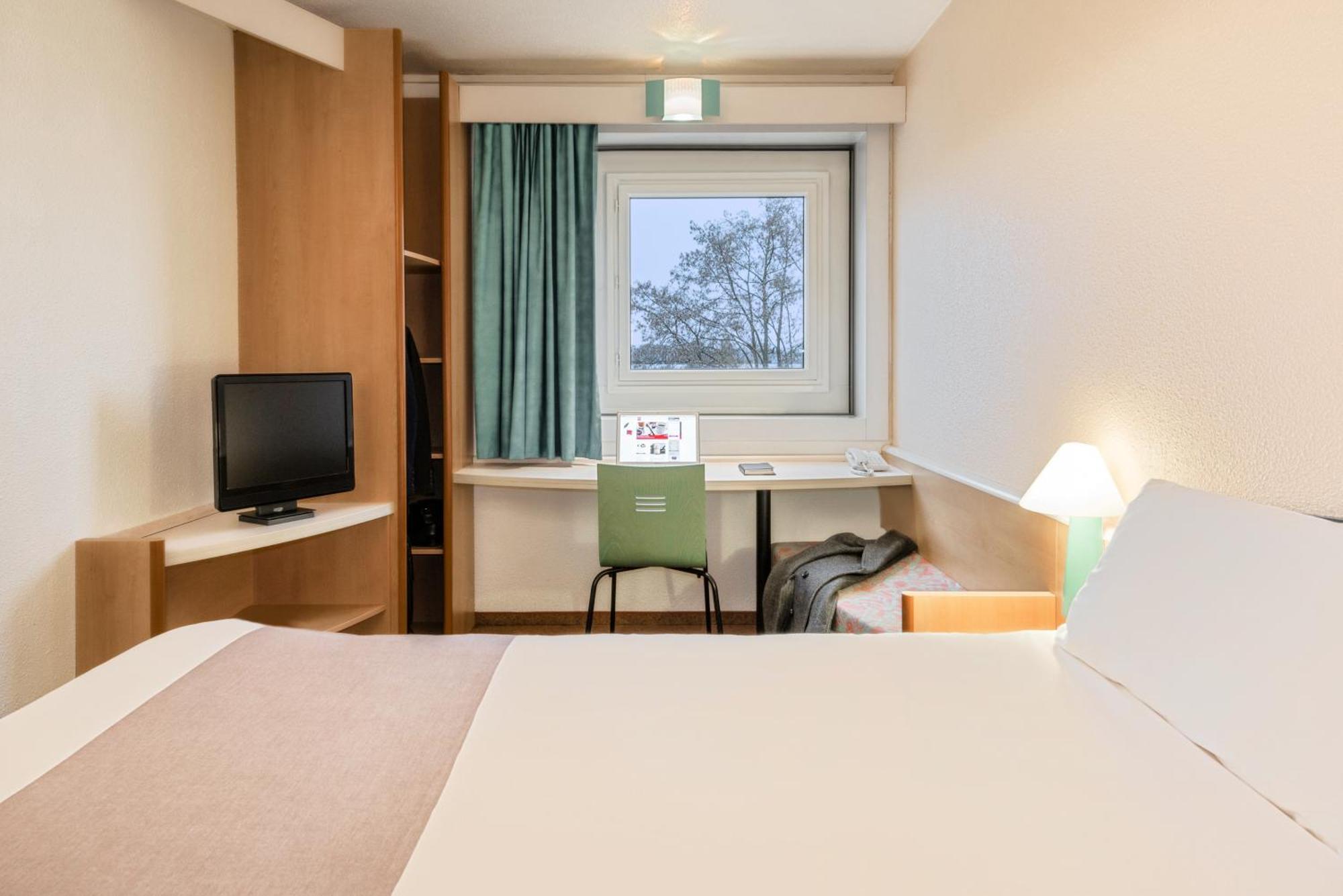 Ibis Paris Pantin Eglise Hotel Екстериор снимка